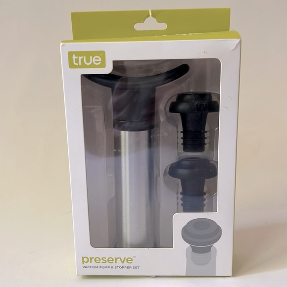 True Pump It Up Wine Preserver Vacuum Pump & Stopper Set NEW Keeps Wine Fresh! - Picture 2 of 4